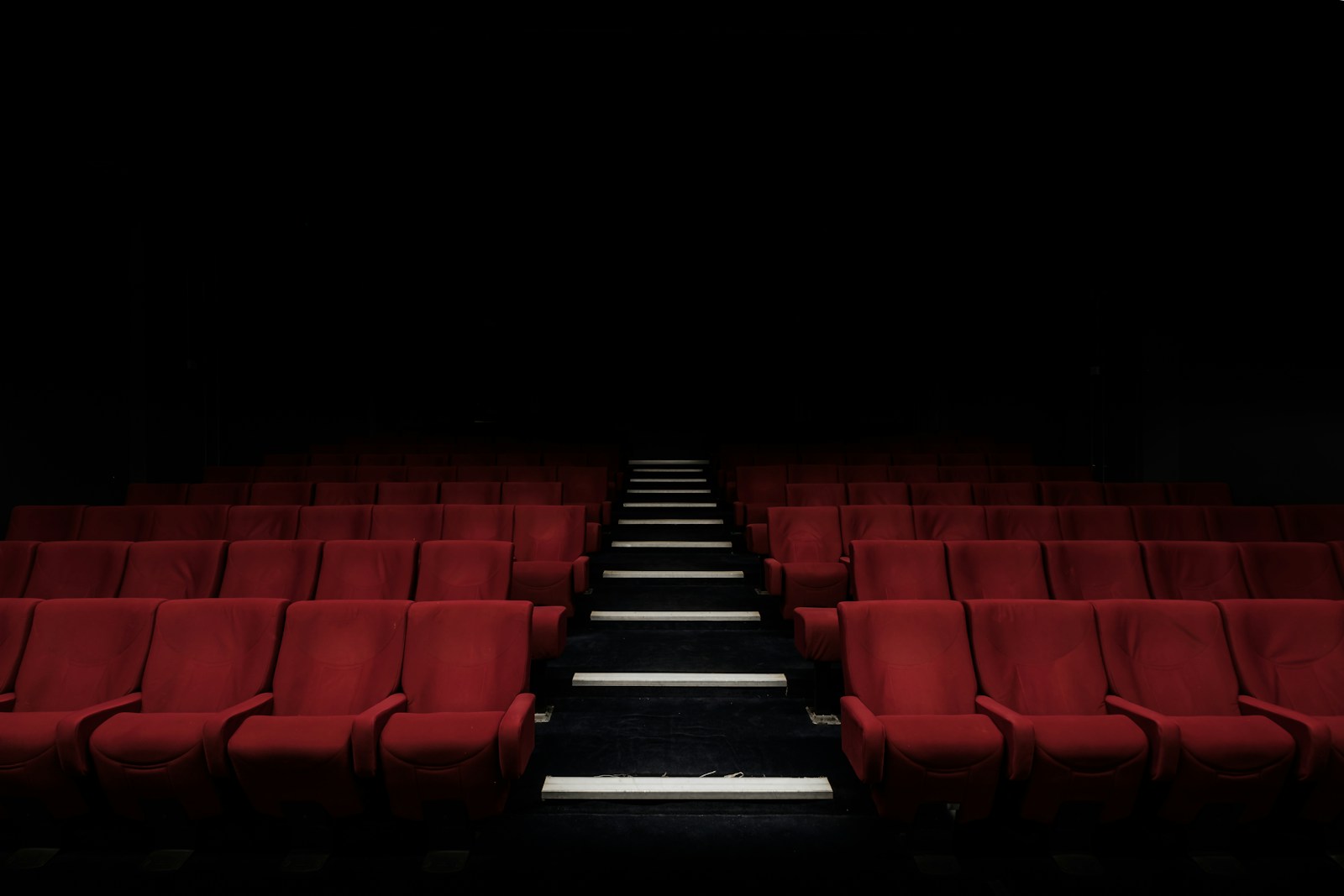 Film clubs in Lisbon: thoughtful screenings, post-film conversations, and a hobby for people who like stories with chairs