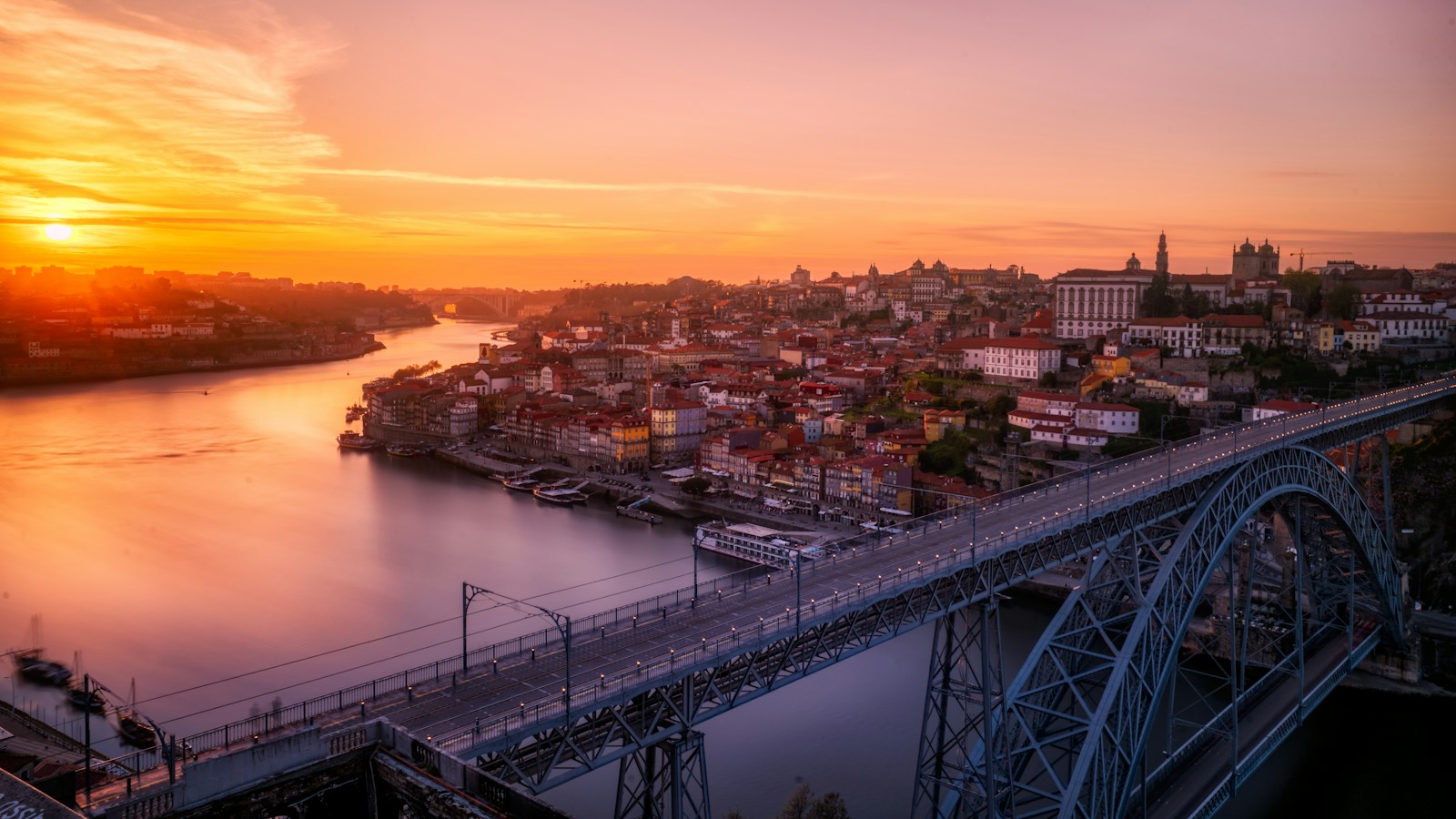 Hobby groups in Lisbon: how to find a repeatable social rhythm